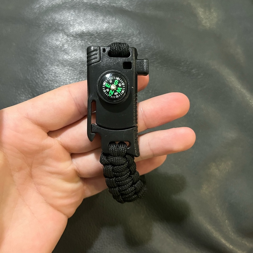 Survival bracelet